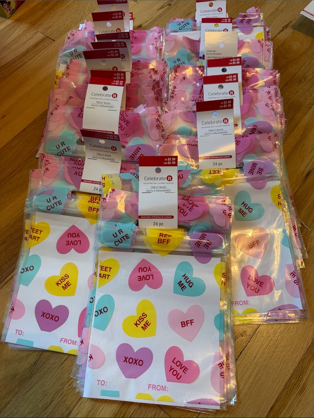 NWT - Bundle of 22 - Resealable Colorful Heart Gift Bags 528pc total 6.5” x 6.5”